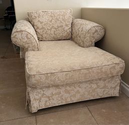 Chaise sofa chair