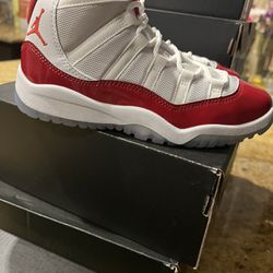 Jordan 11 Retro Cherry 🍒 Size 2y $120