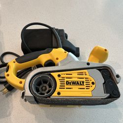 Dewalt Corded 3 X 21 Variable Speed Belt Sander With Case DW433K