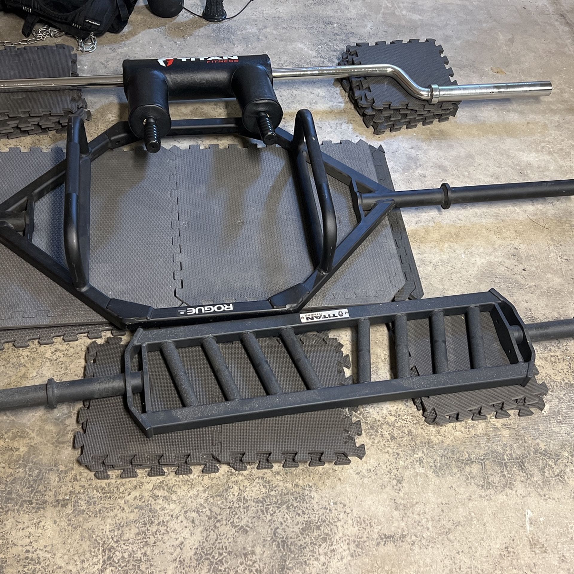 Titan, Rogue Specialty Bars, Safety Squat Bar, Multi Grip, Trap Bar for Sale in Everett, WA