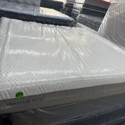 KING SIZE TEMPURPEDIC FLEX PRIMA HYBRID MATTRESS & BOX SPRINGS BED SET