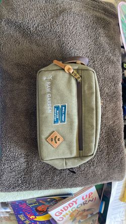 Smell proof hand bag