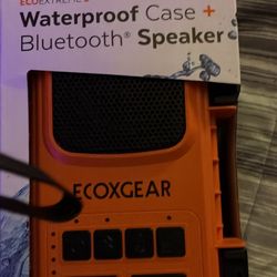 Waterproof Bluetooth Speaker Opens Up To Put Phone In