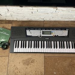 Yamaha Keyboard 