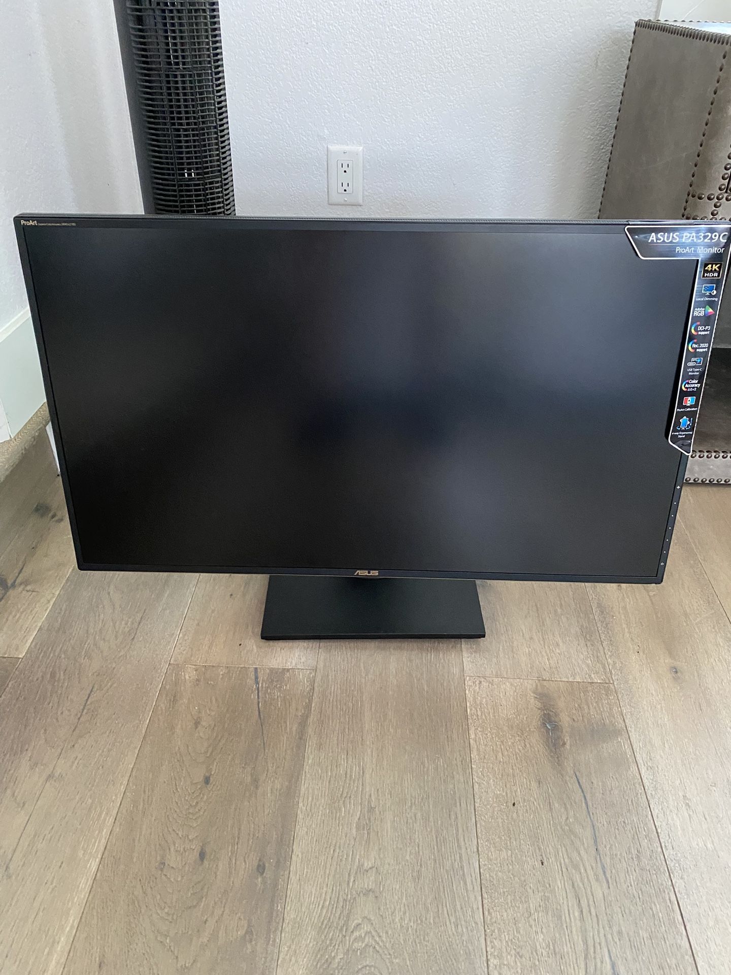 Computer Monitor With Adjustable Height