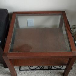 End table  / night stand
