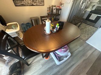 Dining table & 3 chairs