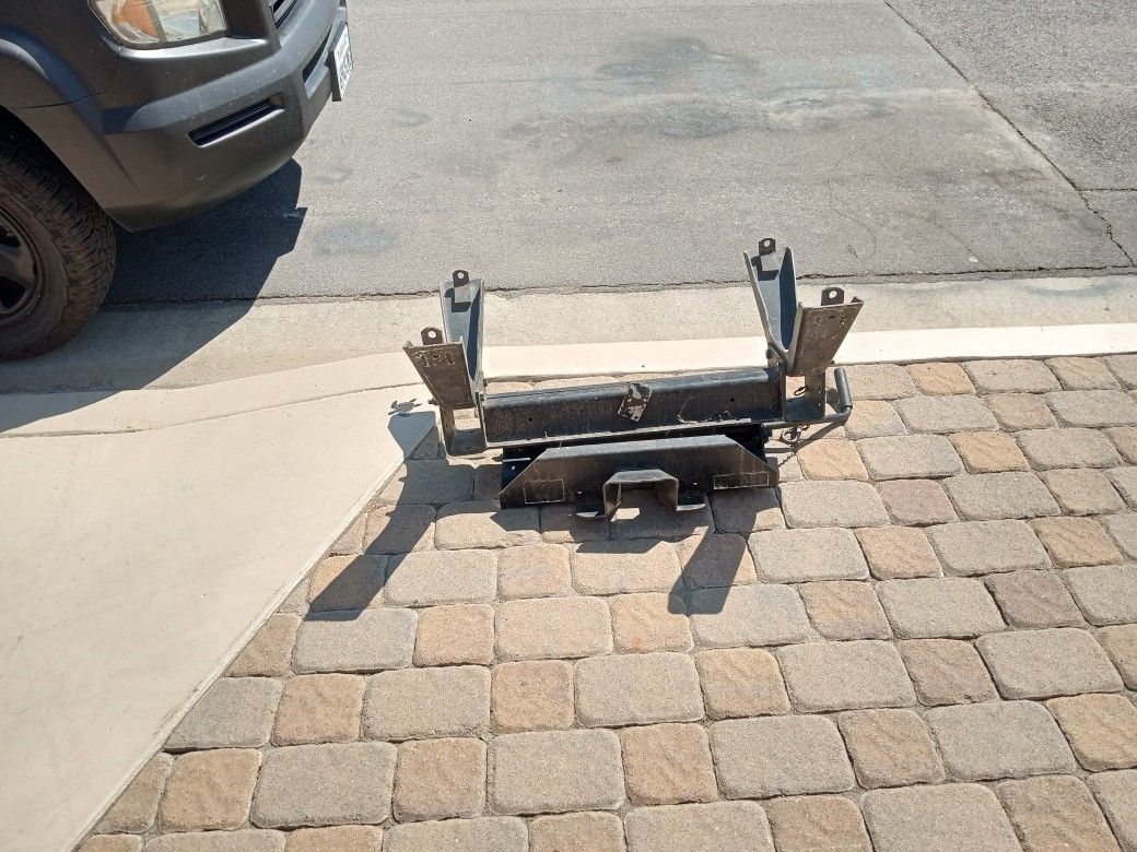 fifth wheel tow hitch