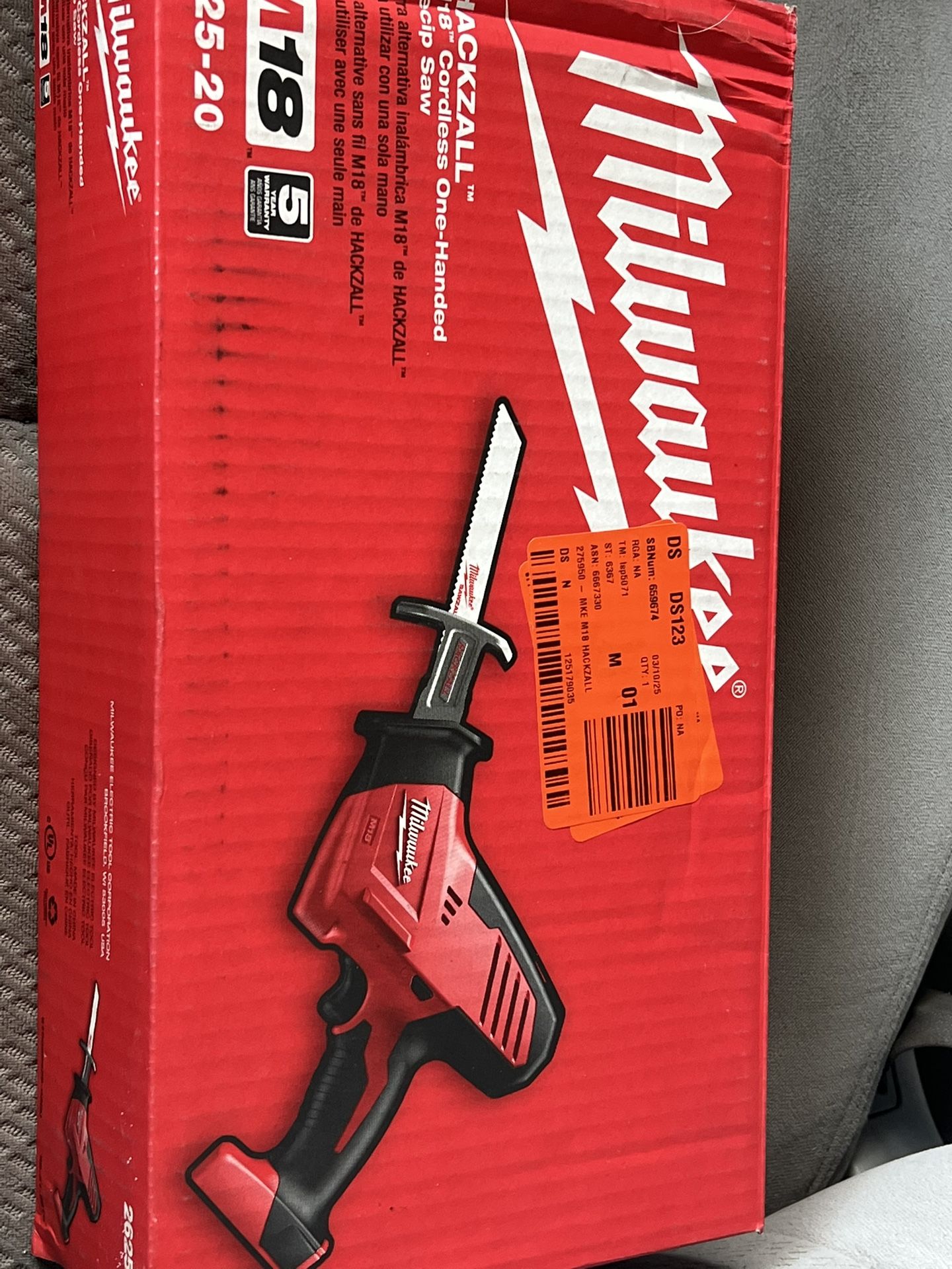 Milwaukee M18 Hacksaw