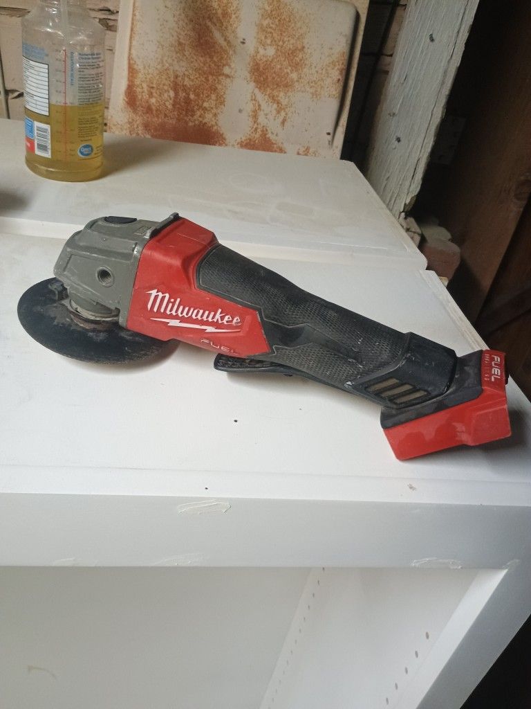 Milwaukee Grinder