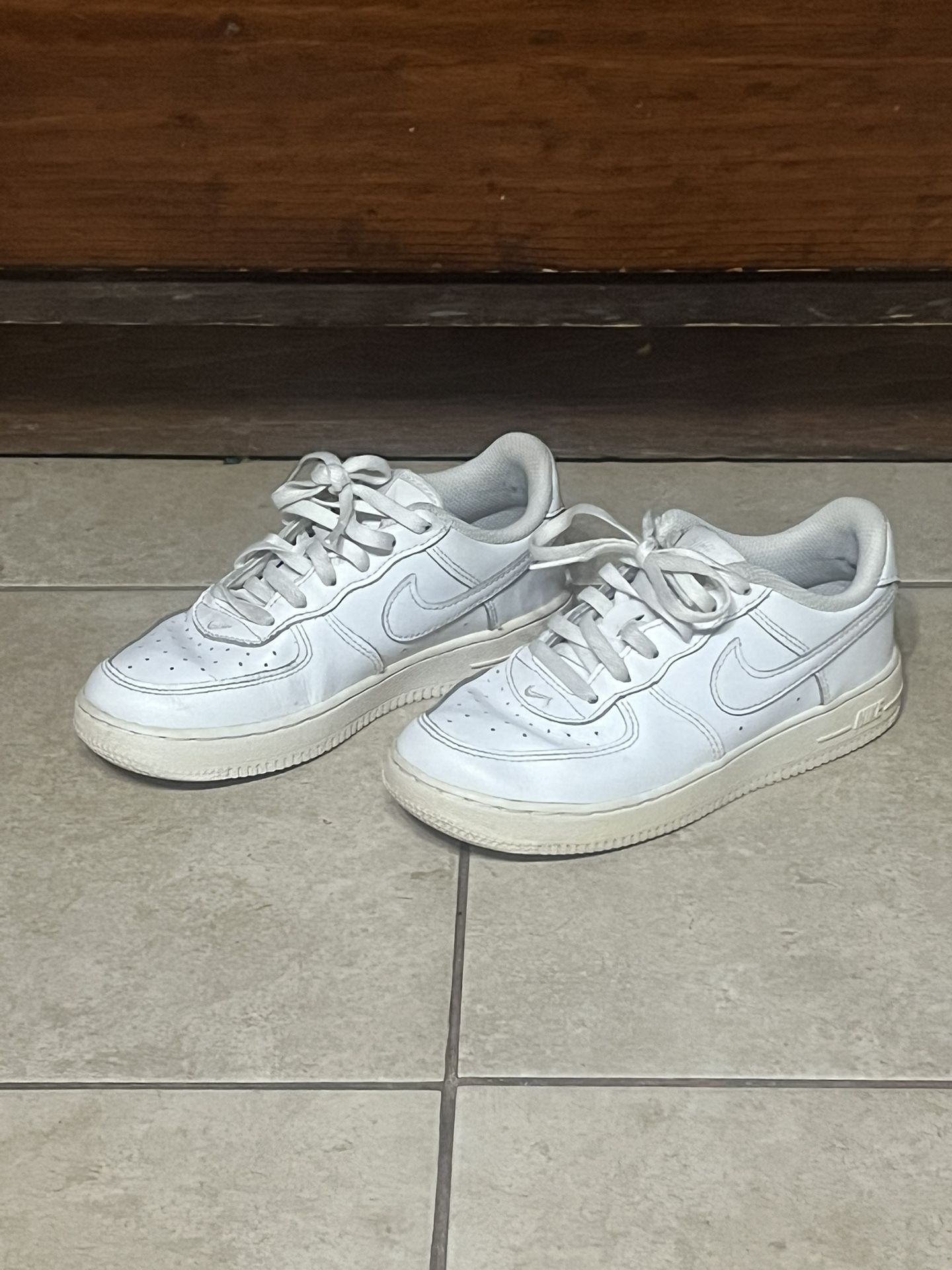 Nike Shoes Kids Size 1c Very Good Condition. $20