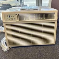  Keystone 18,500 BTU 230V Window Air Conditioner Cools 1000 Sq. Ft. with Heater, Sleep Mode, Remote and 24 Hour Timer in White 
