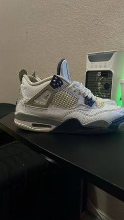 midnight navy jordan 4s