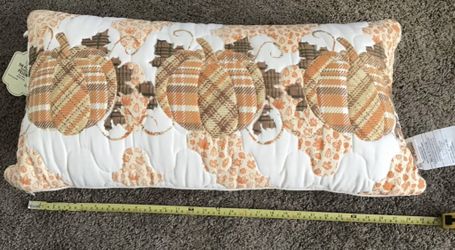 BRAND NEW with TAGS~Thanksgiving Decorative Throw Pillows~beautiful details~Save for Next Holiday