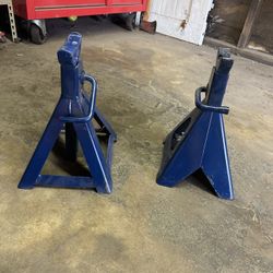 Stands 