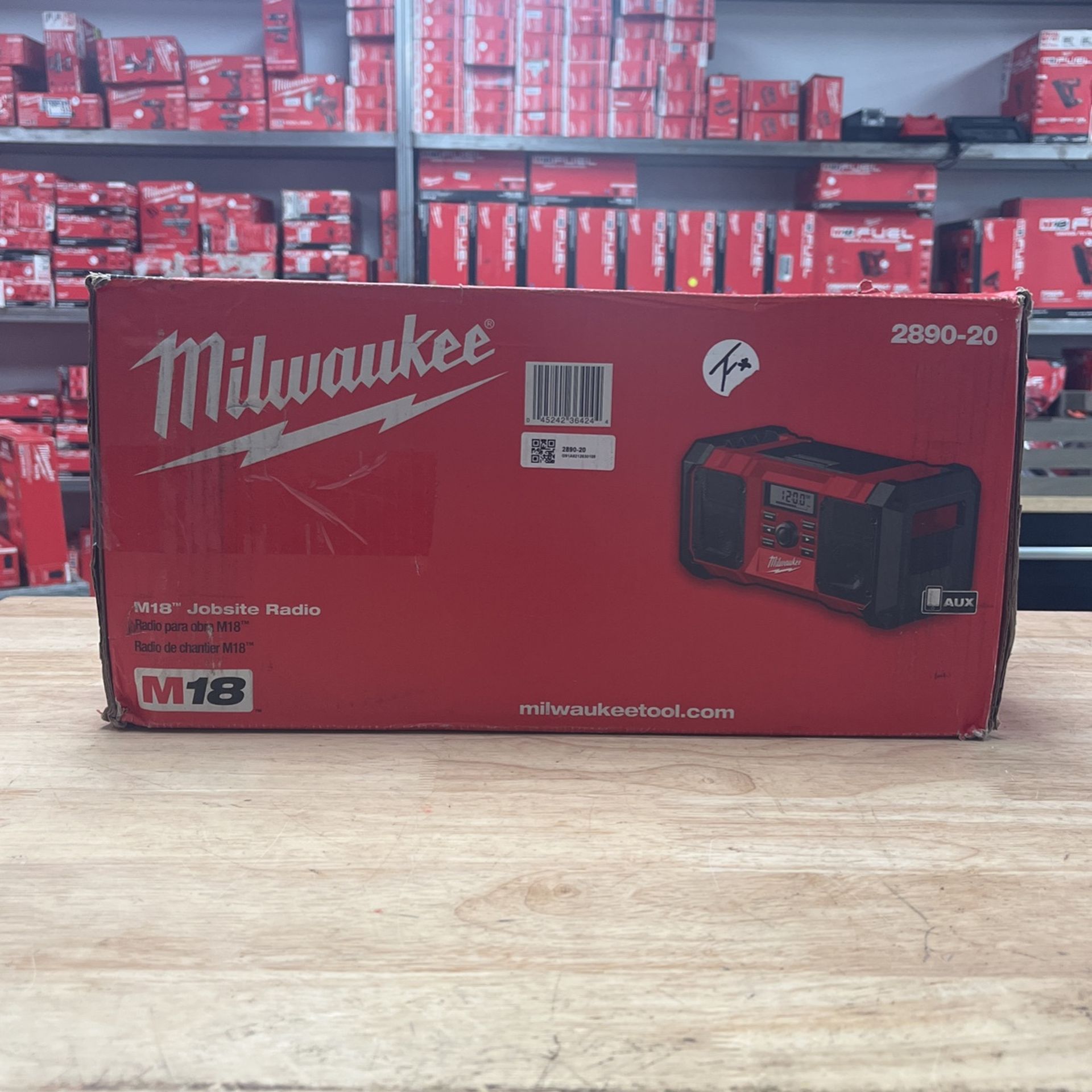 Milwaukee M18 18-Volt Lithium-Ion Cordless Jobsite Radio