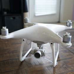 Drone DJI Phantom 4 