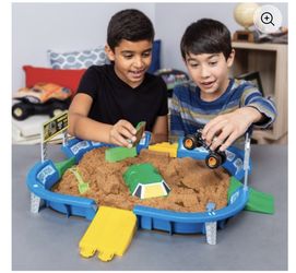 Monster Jam, Monster Dirt Arena 24-Inch Playset with 2lbs of Monster Dirt and Exclusive 1:64 Scale Die-Cast Monster Jam Truck