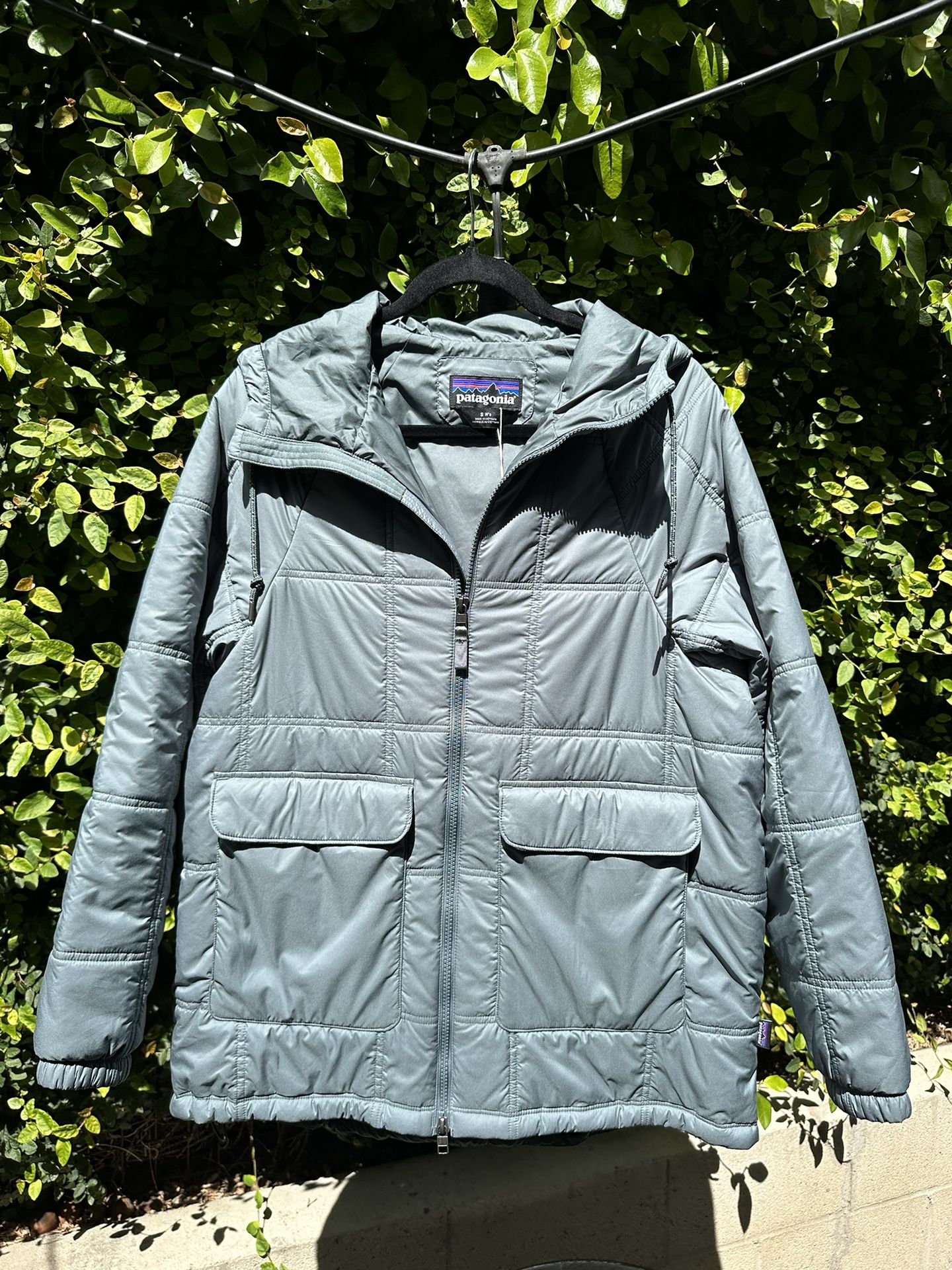 New: Patagonia’s Women’s Lost Canyon Jacket Size M