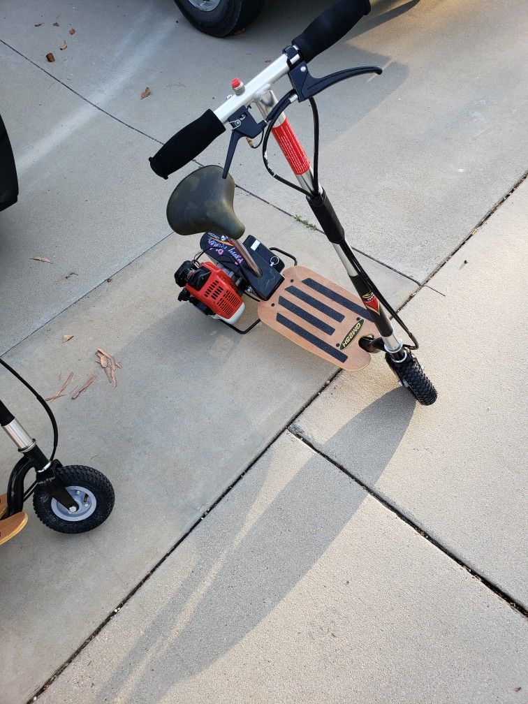 Mosquito DX24 Gas Scooter With Seat