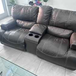 Free Power Reclining Love Seat 