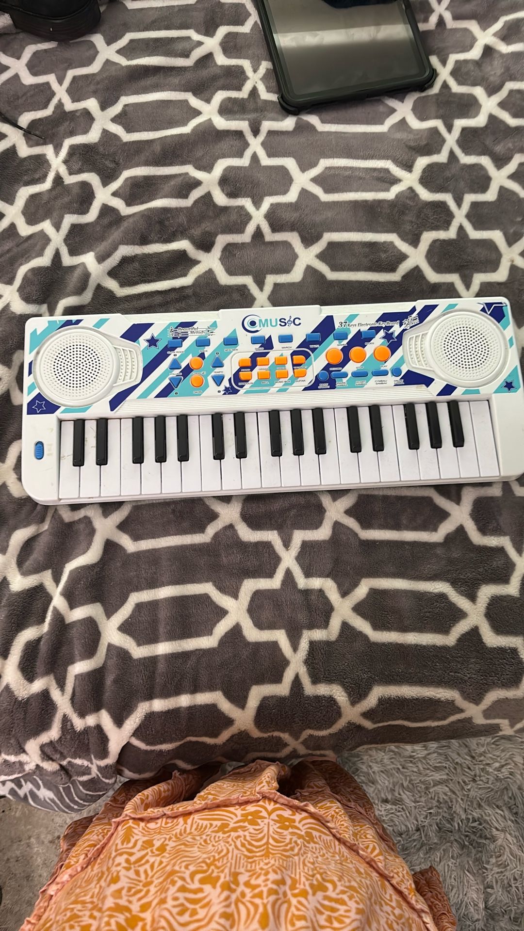 play piano