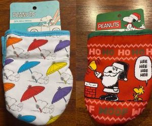 Choice of Design - One Brand New 2 Pack Mini Kitchen Oven Mitts - Peanuts Snoopy