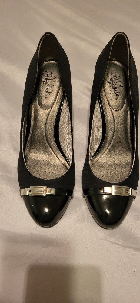 Brand  New LIFE STRIDE Pumps