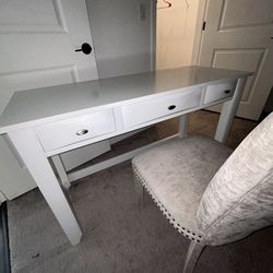 White Desk And Chair