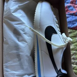 Womans Nike Cortez Size 11 *new*