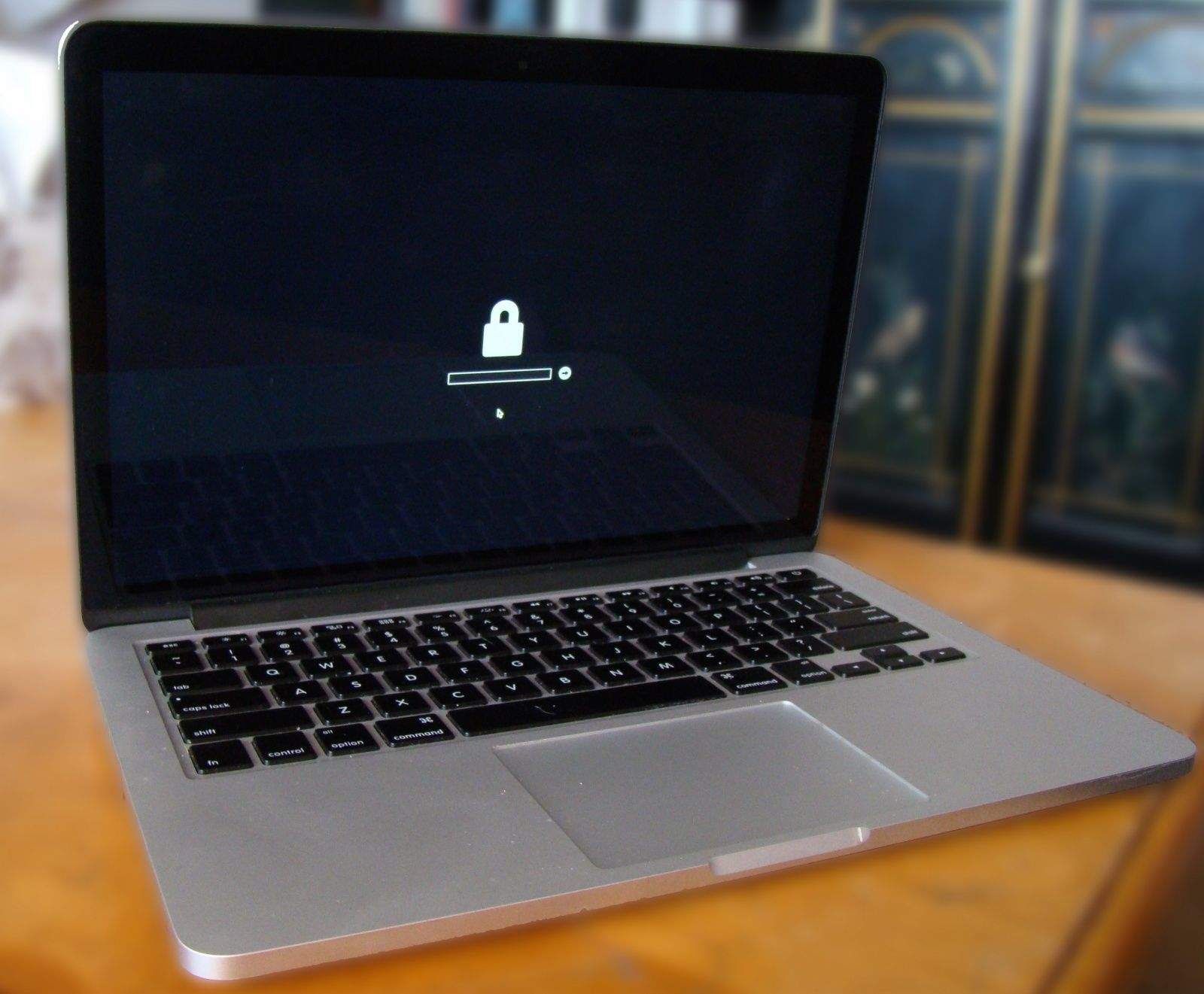 MacBook Pro iCloud unlock