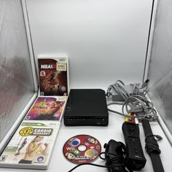Nintendo Wii Holiday Bundle Black Console w/ New Super Mario Bros & More WORKS