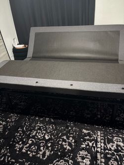 KING SIZE ADJUSTABLE BED FRAME WITH VIBRATION MASSAGE NON-SMOKING HOUSE NO STAINS