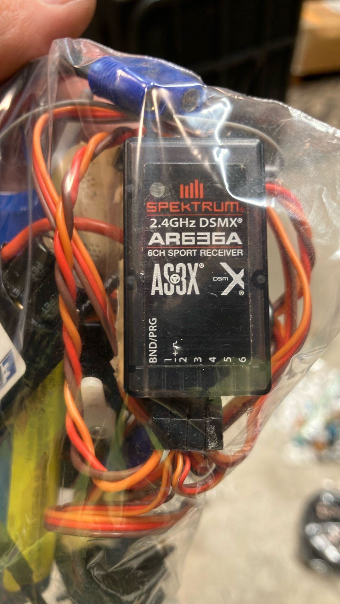 Spektrum 2.4ghz Rc Receiver +brushless Motor +4 Servo Motors