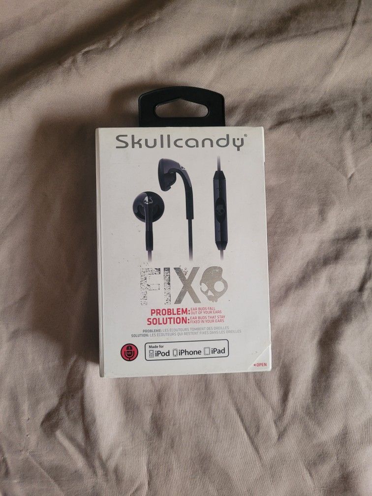 Skullcandy The Fix Earphones Black Color 