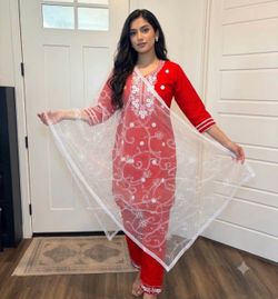 floral embroidered kurta set with white floral embroidery #kurta #embroidered Size 40