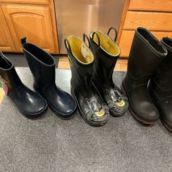 Kid rain Boots Gently Used