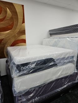 Top quality nectar queen size Premier memory foam mattress special free mattress protector included