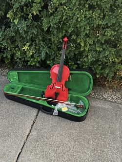 Violin 🎻. Full Size. 4/4 New. Wooden 