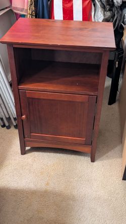 Mission style side/end table nightstand cherry wood accent table with magnetic cupboard 32x21x15