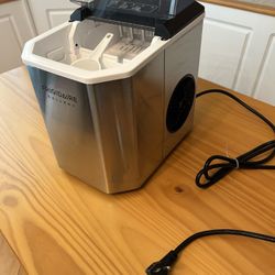 Bullet Ice Maker