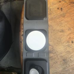 ZAGG  Iphone Airpods And Apple Watch Wireless Charger