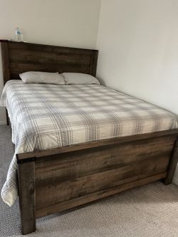 Queen Size Bed With 7 Drawer Dresser …