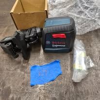 Bosch Self leveling cross line laser  - GLL30