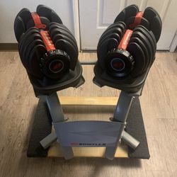 Bowflex Pair Of 552  Plus Bowflex Stand   