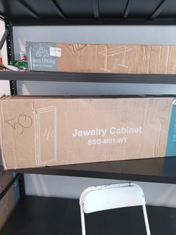 Jewelry cabinet
