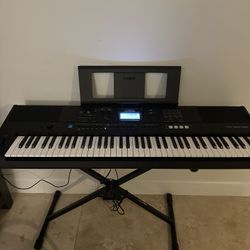 Yamaha Keyboard 72 Key Piano 