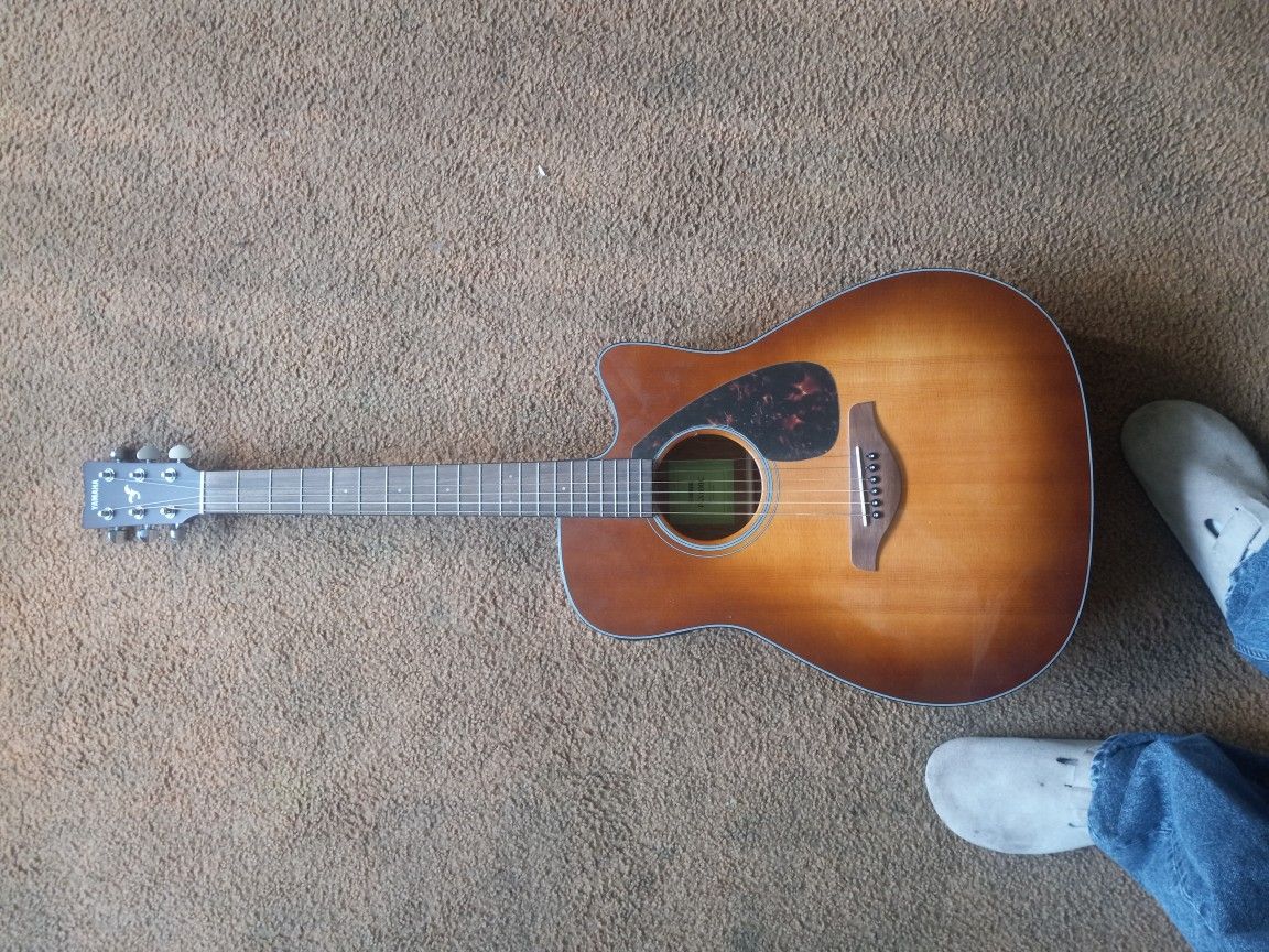 Yamaha Acoustic Guitar