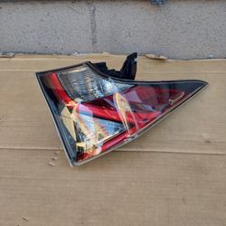 2016 to 2018 Toyota Prius Luz de atras izquierda 100