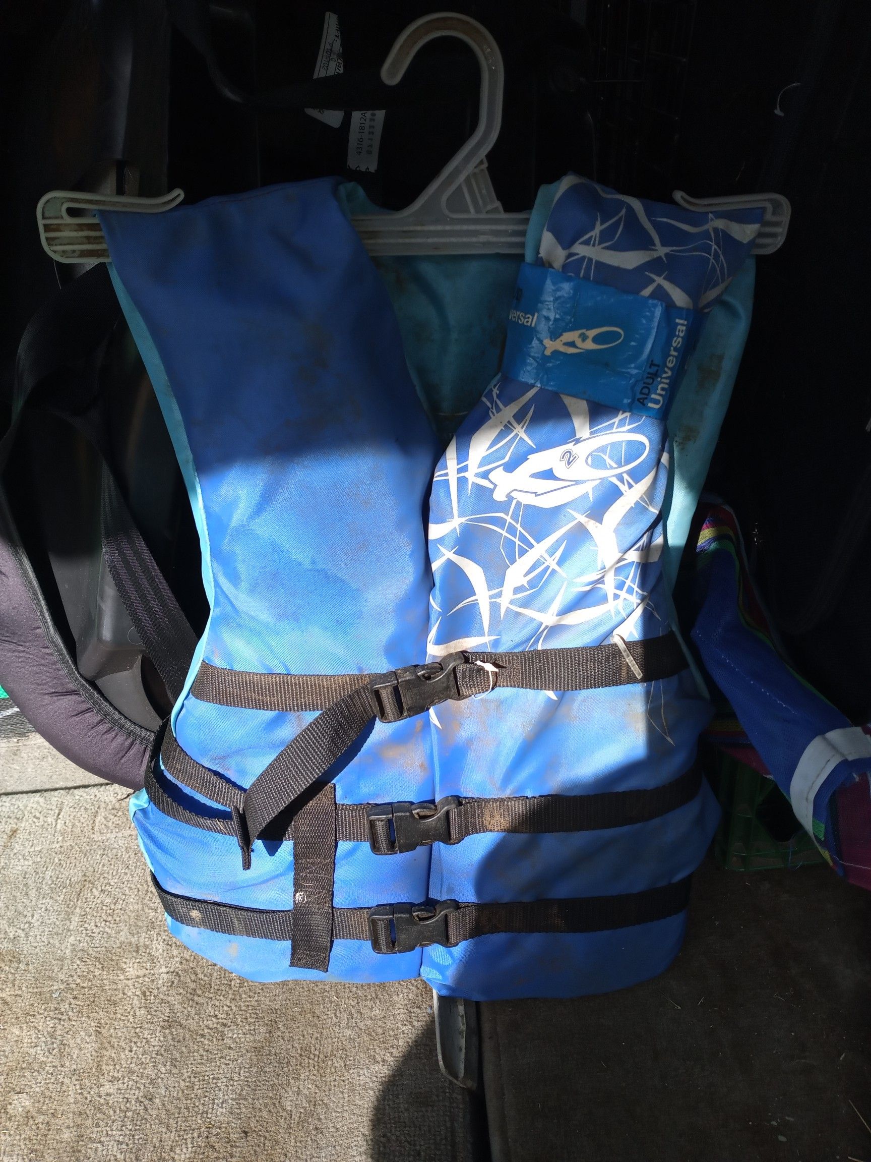 Brand new adult medium but small life jacket